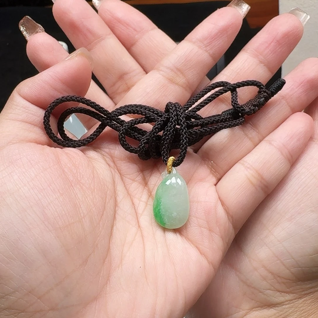 翡翠未镶嵌颈饰福瓜