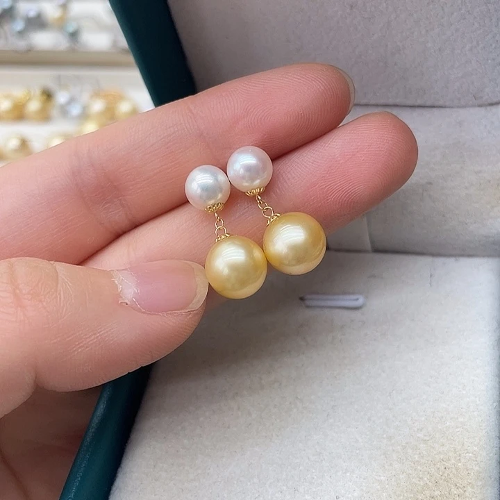 18K金镶嵌海水珍珠耳饰