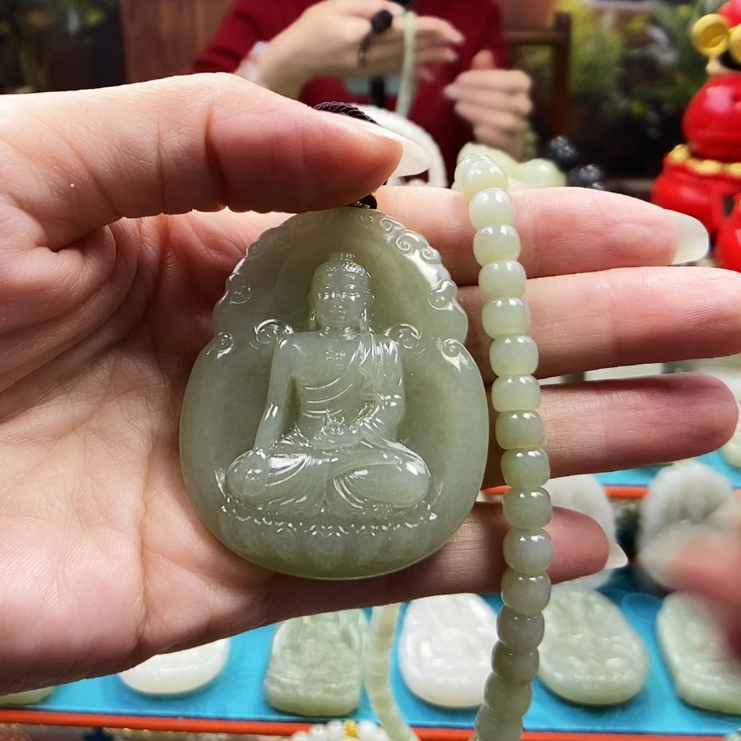 和田玉未镶嵌颈饰004属狗和猪佩戴阿弥陀佛