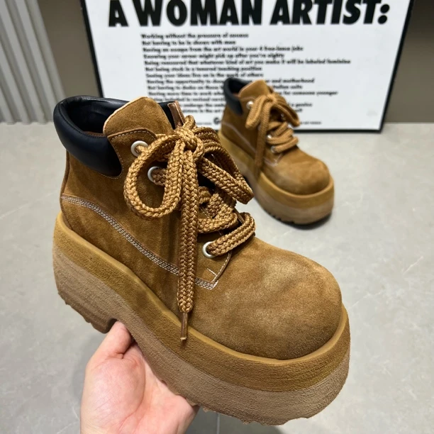 主播推荐2025年（1862-1）8公分厚底马丁靴增系带圆头时尚休闲鞋