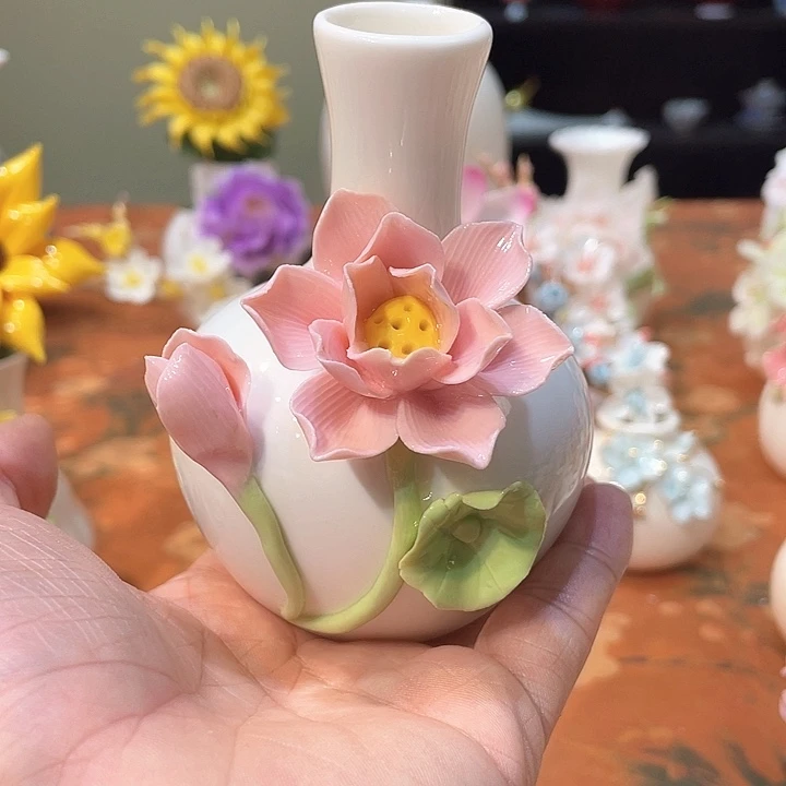 手工陶瓷精致摆件