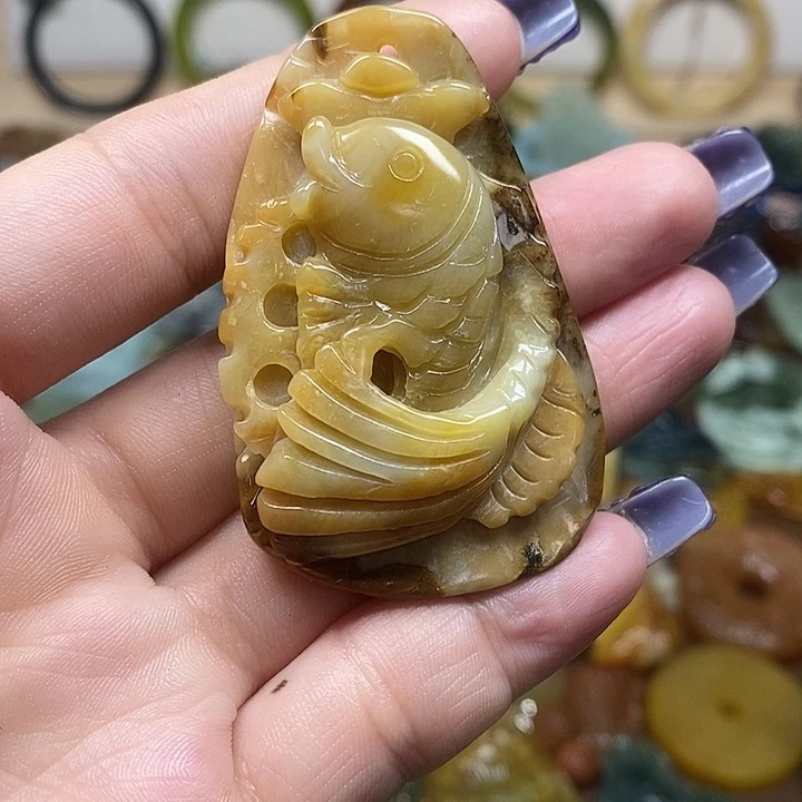 蛇纹石玉吊坠未镶嵌