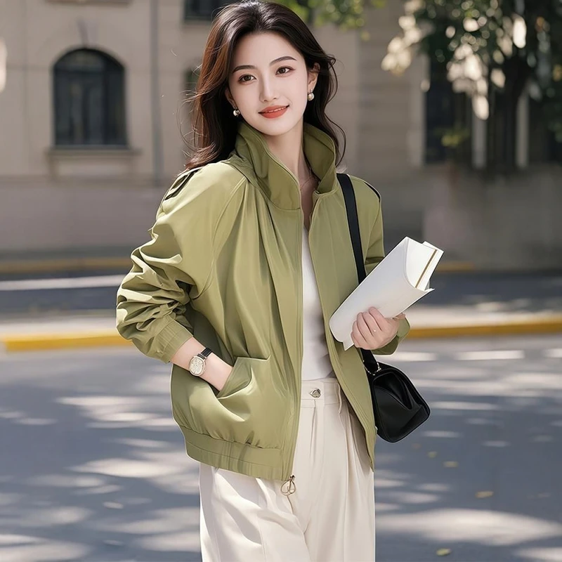 2025春秋韩式新款纯色系小香风绿色冲锋衣外套女高级感百搭短上衣
