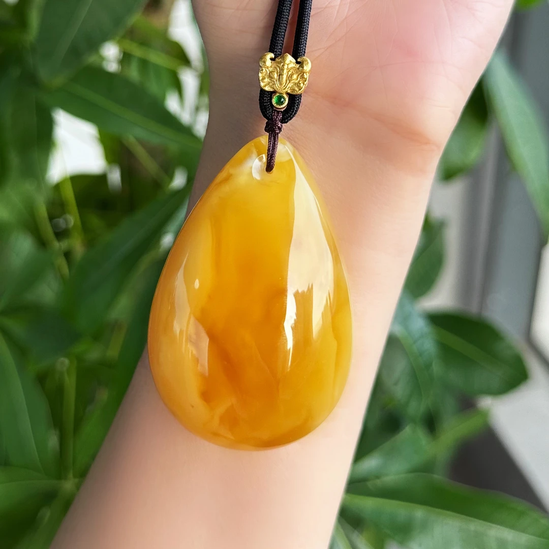 JY蜜蜡俄料蜜糖红鸡油红水滴吊坠