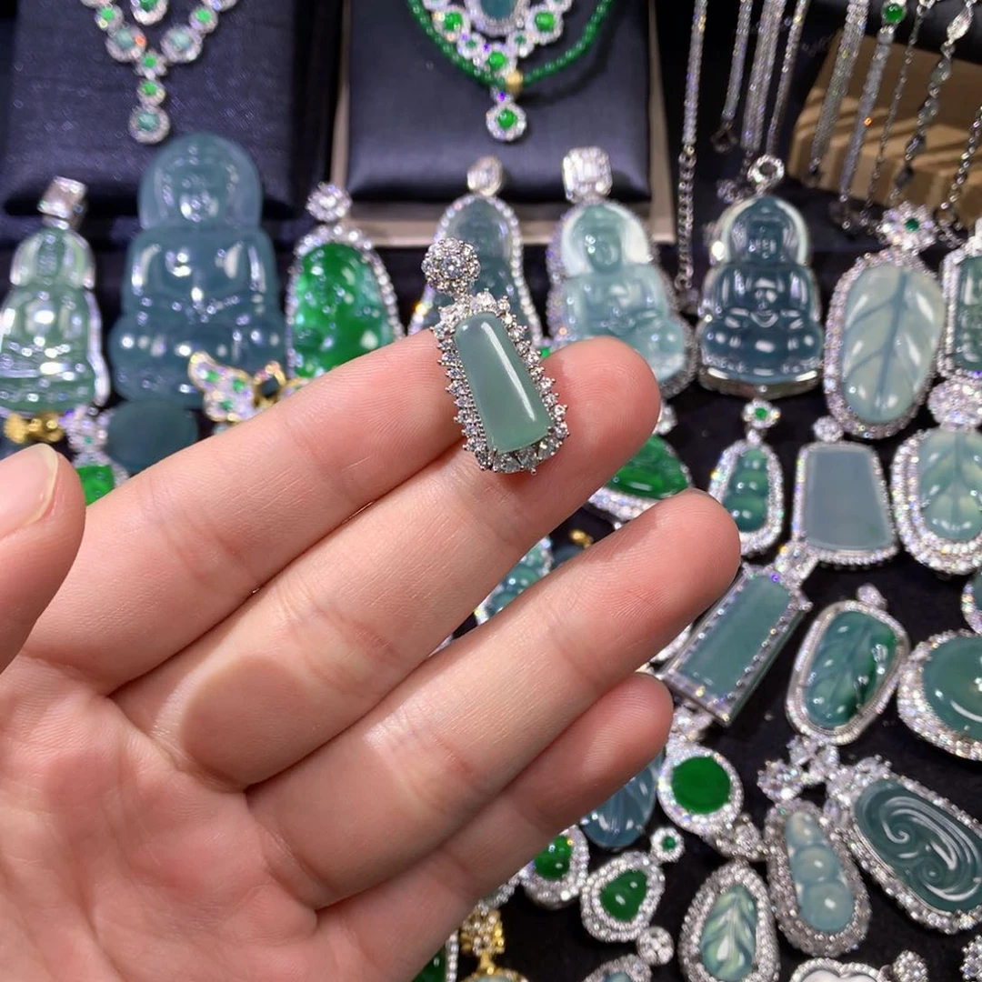 翡翠挂件未镶嵌886666677888