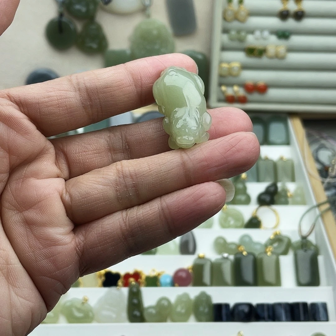 和田玉未镶嵌吊坠(不含链)