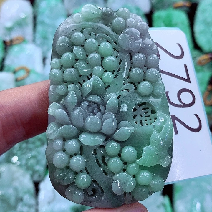 吊坠(不含链)未镶嵌翡翠