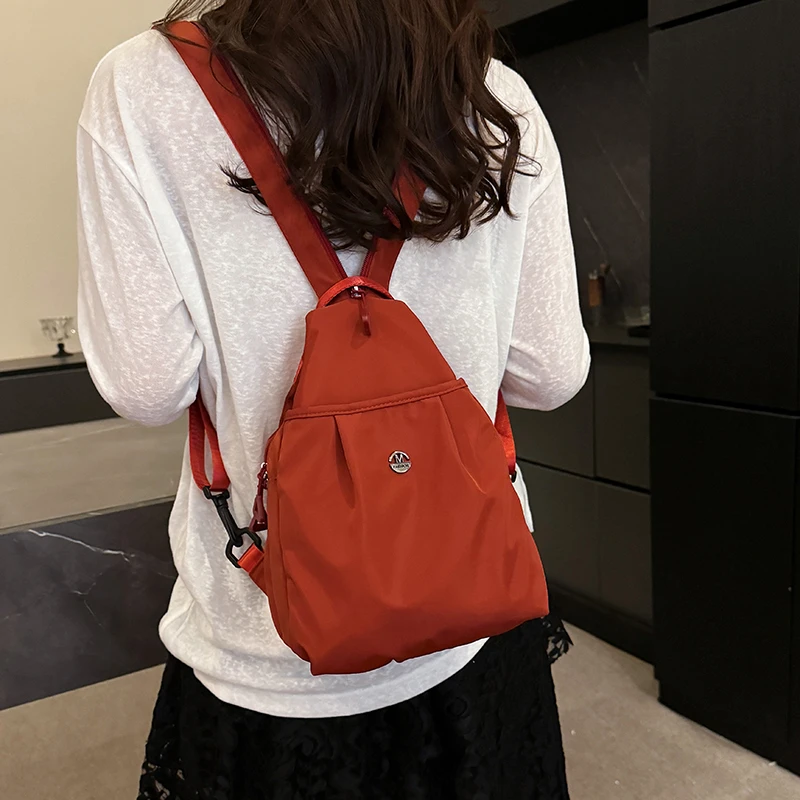 2025新款女士欧美风都市简约纯色双肩包轻便个性韩版斜挎包