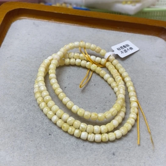 蜜蜡未镶嵌裸石串