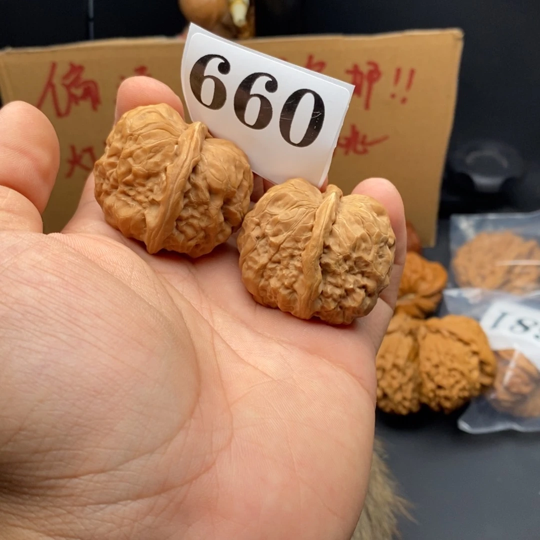 文玩核桃吊坠蛤蟆头