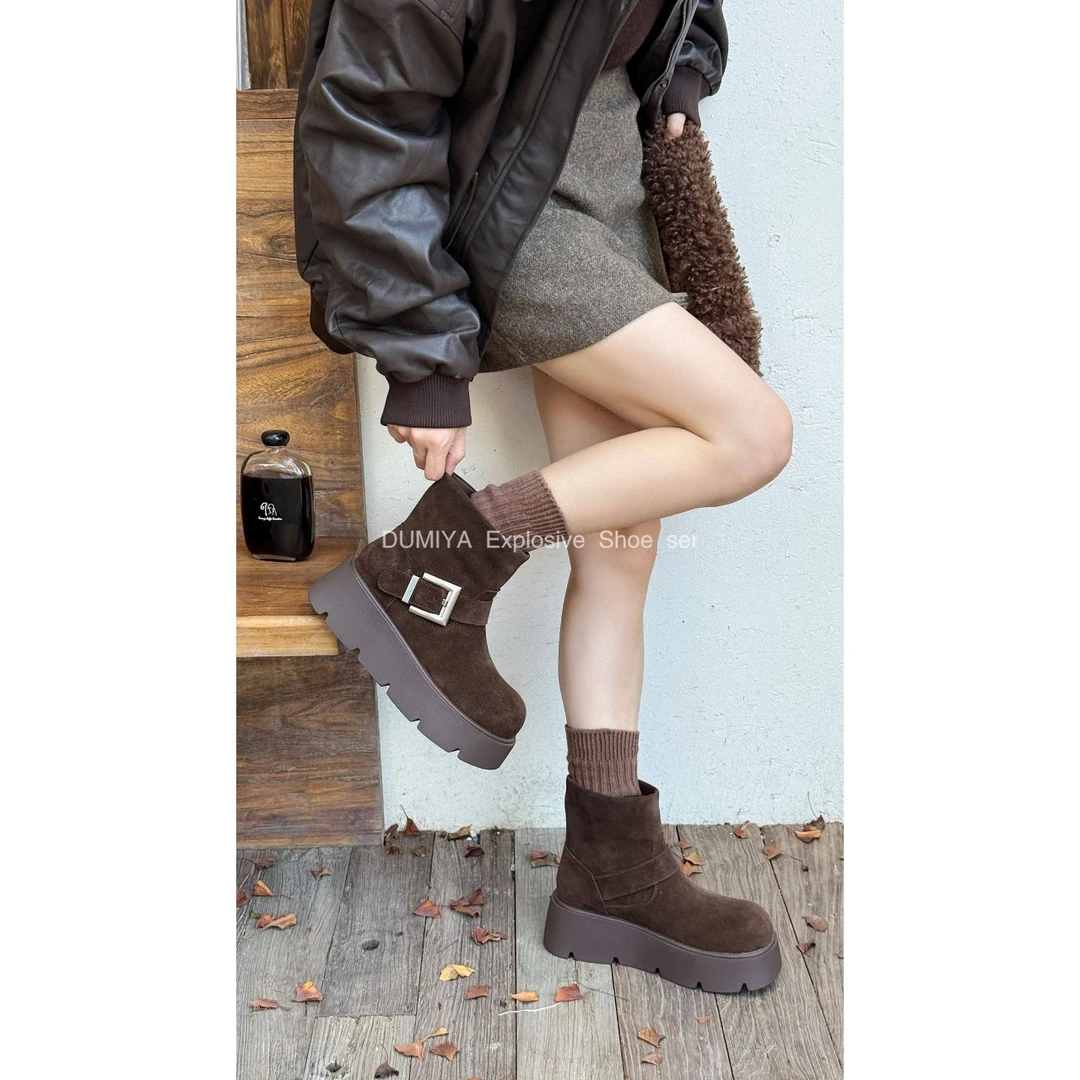 时尚百搭厚底防滑搭扣短靴D8777686