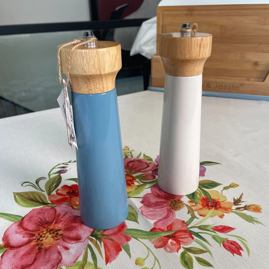实木胡椒研磨器,现代轻奢,厨房摆件。白色