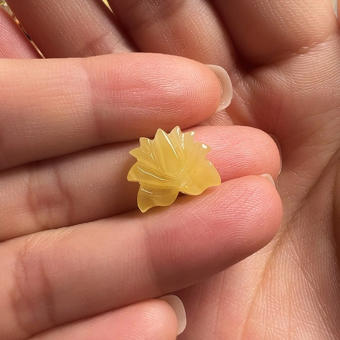 蜜蜡颈饰未镶嵌莲花