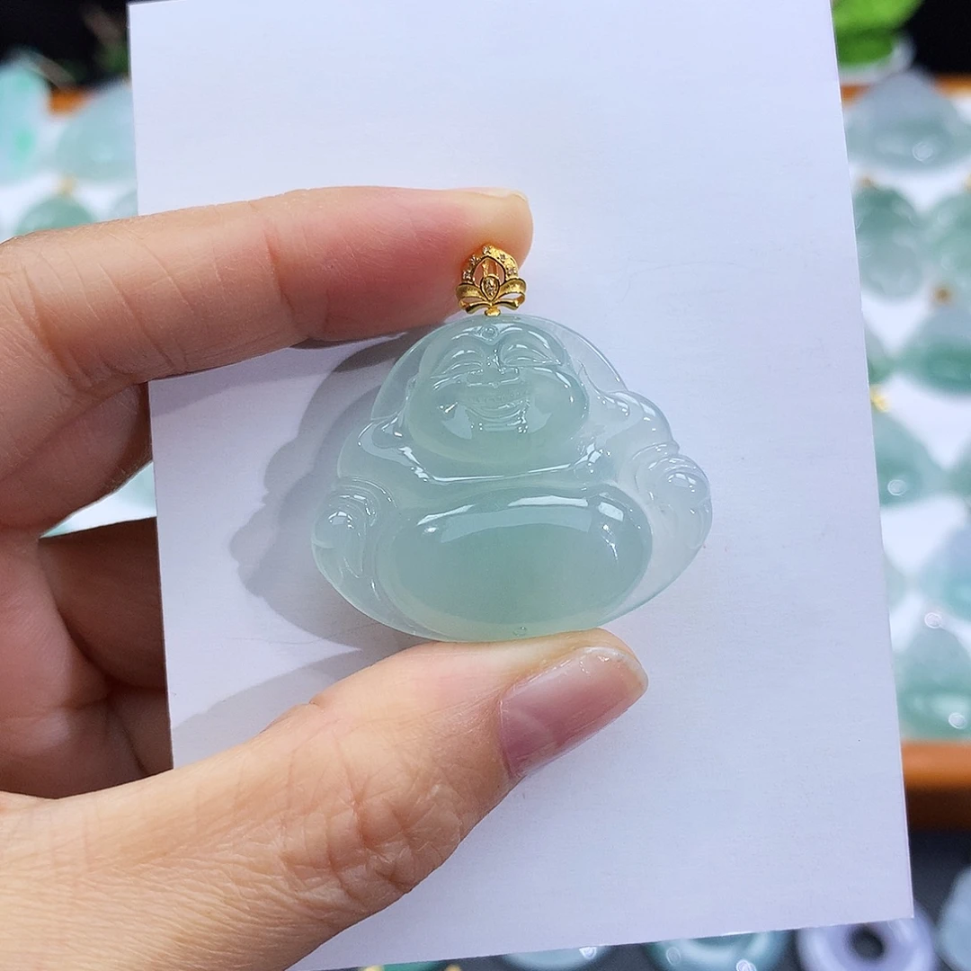 翡翠18K金镶嵌颈饰翡翠吊坠
