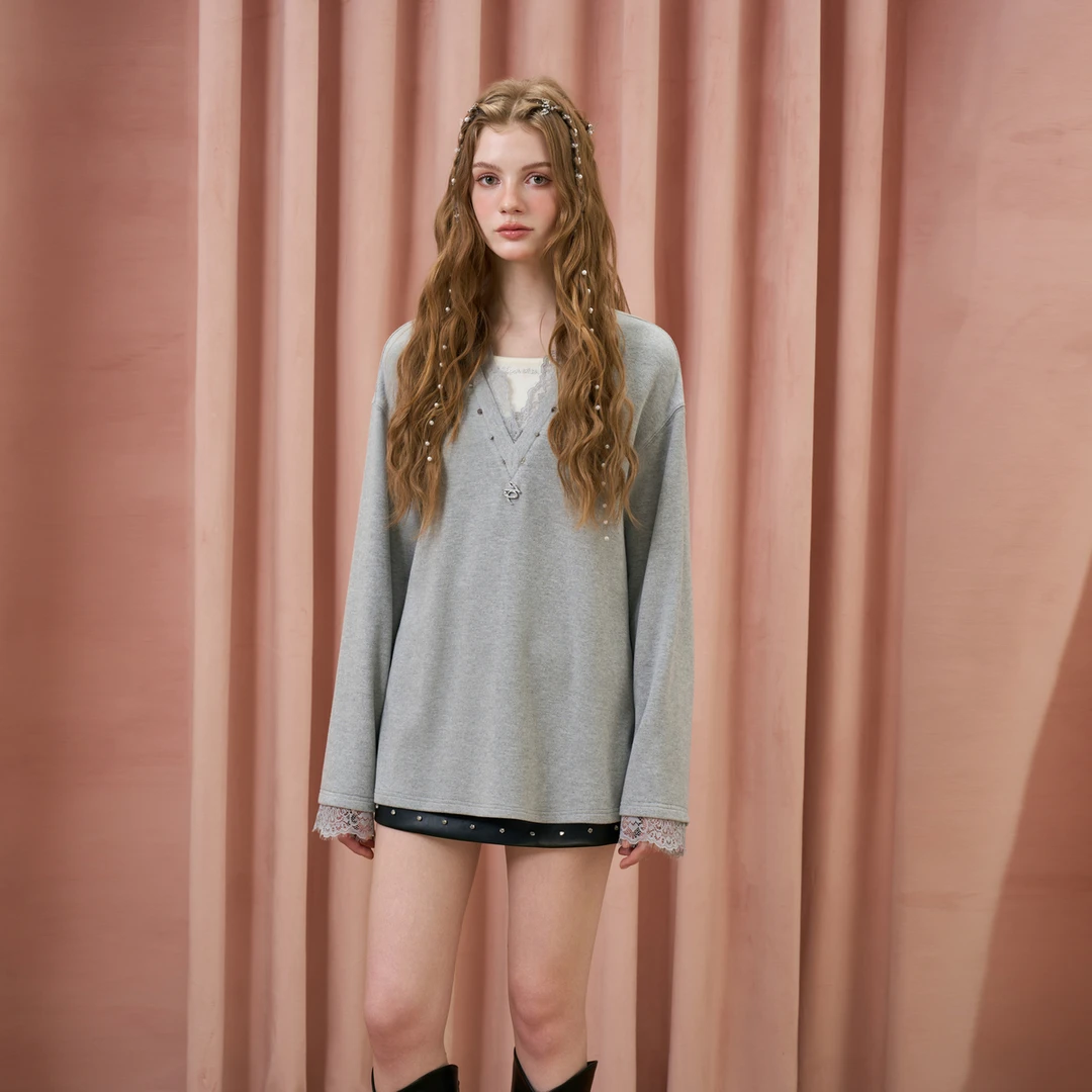 Three Quarters 25AW灰色假两件拼接蕾丝V领宽松套头T恤女款1084