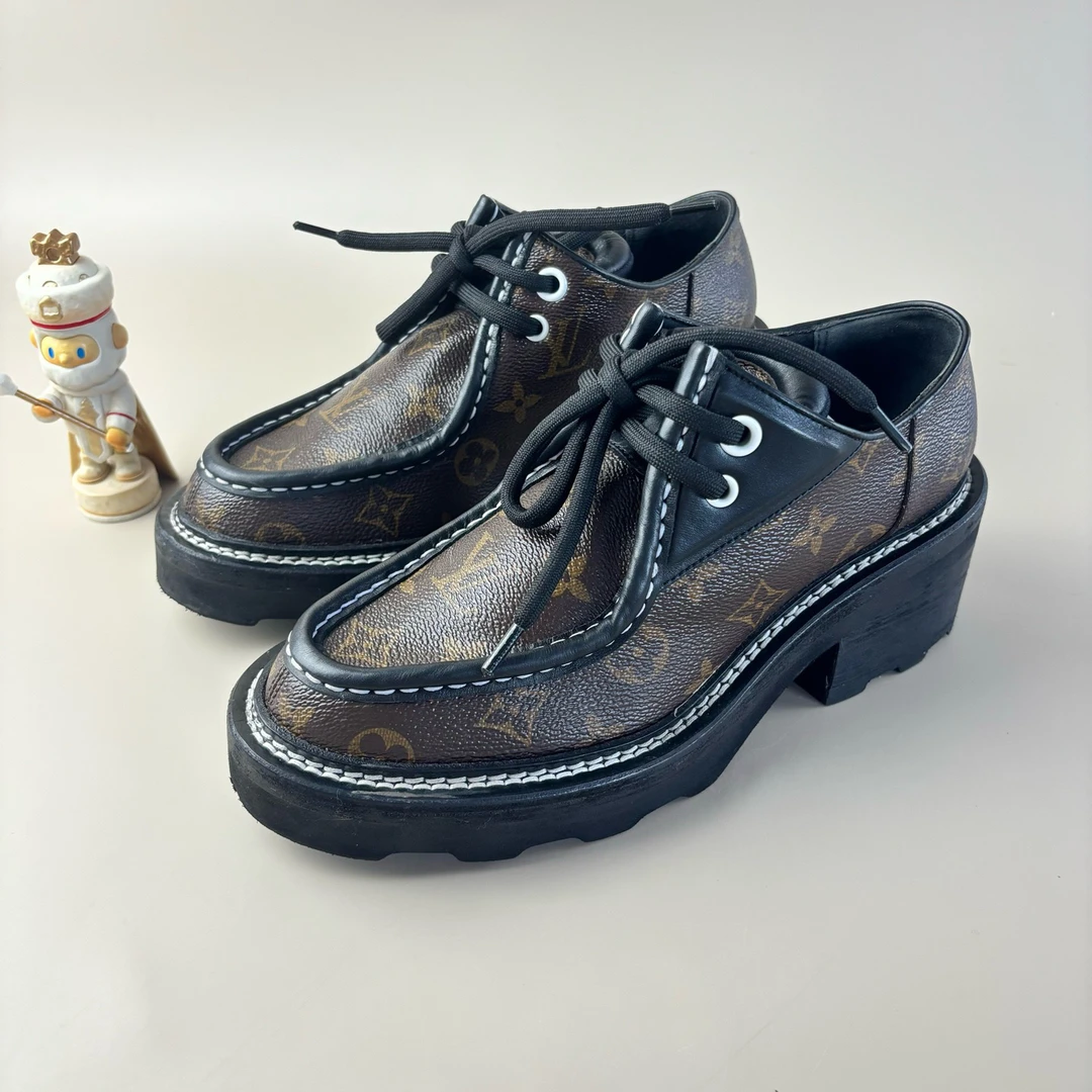 99新 LouisVuitton/路易威登 满印老花系带乐福鞋 38码 YLP3189