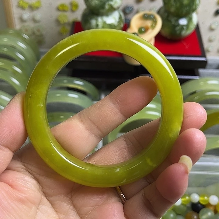 合金蛇纹石玉颈饰