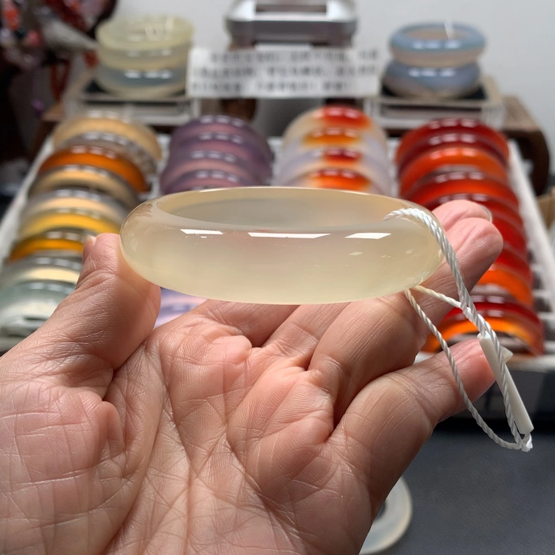 手镯玛瑙/玉髓未镶嵌