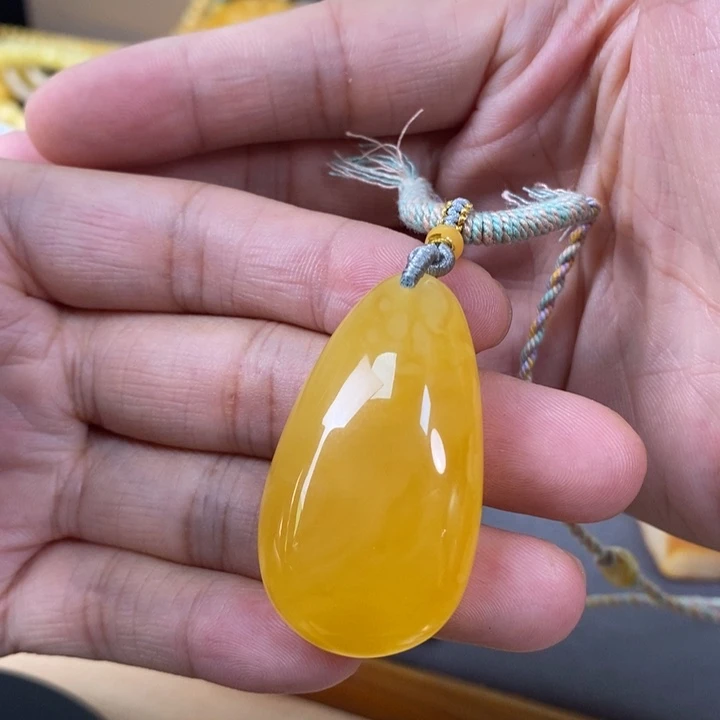 未镶嵌琥珀裸石水滴