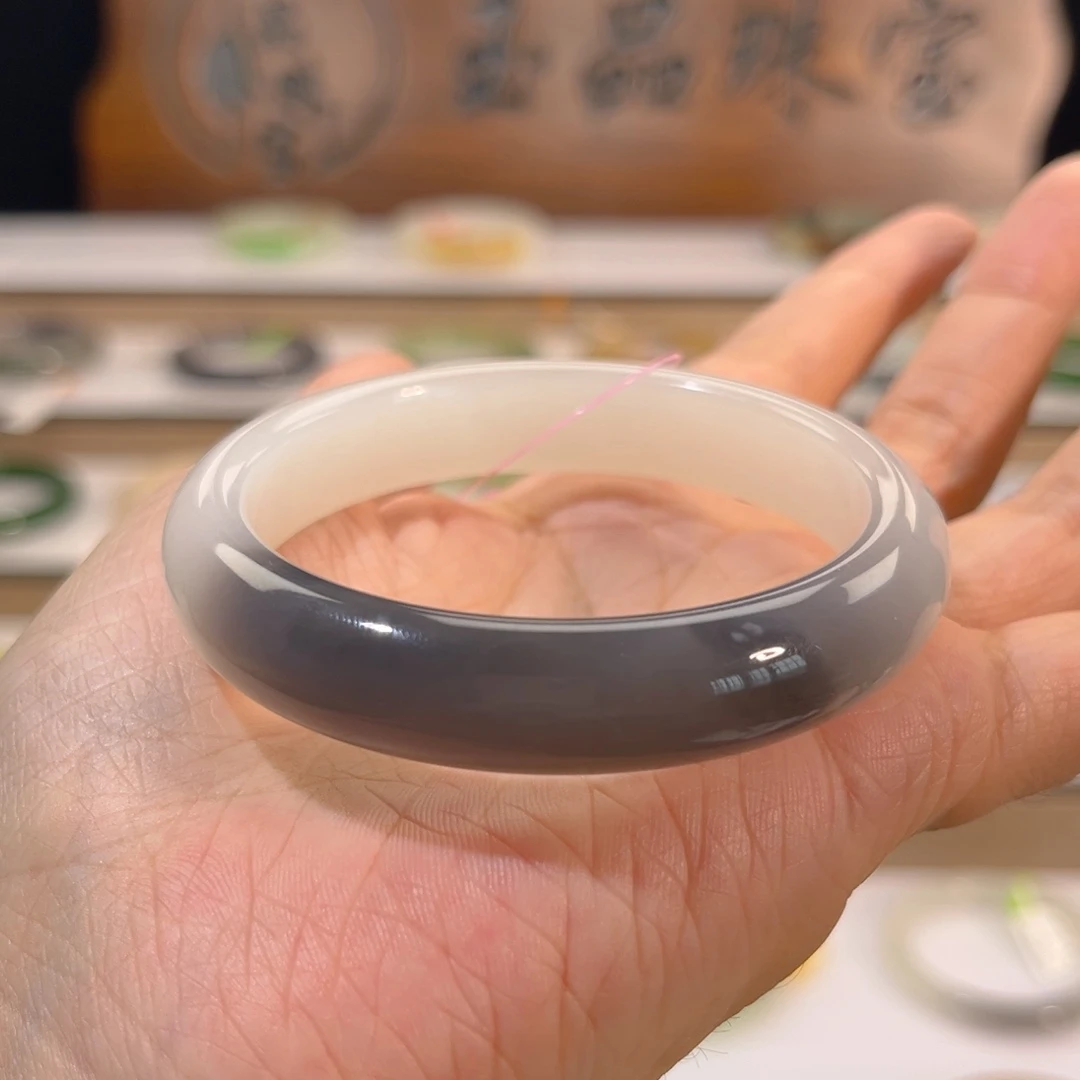 和田玉未镶嵌手镯  「紫白」