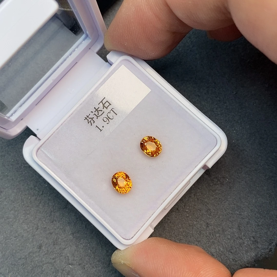 未镶嵌珠宝半成品石榴石（芬达石）1.9ct