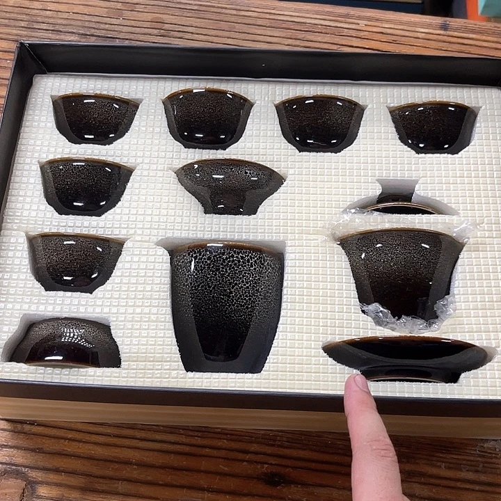 孤品茶具套装等。
