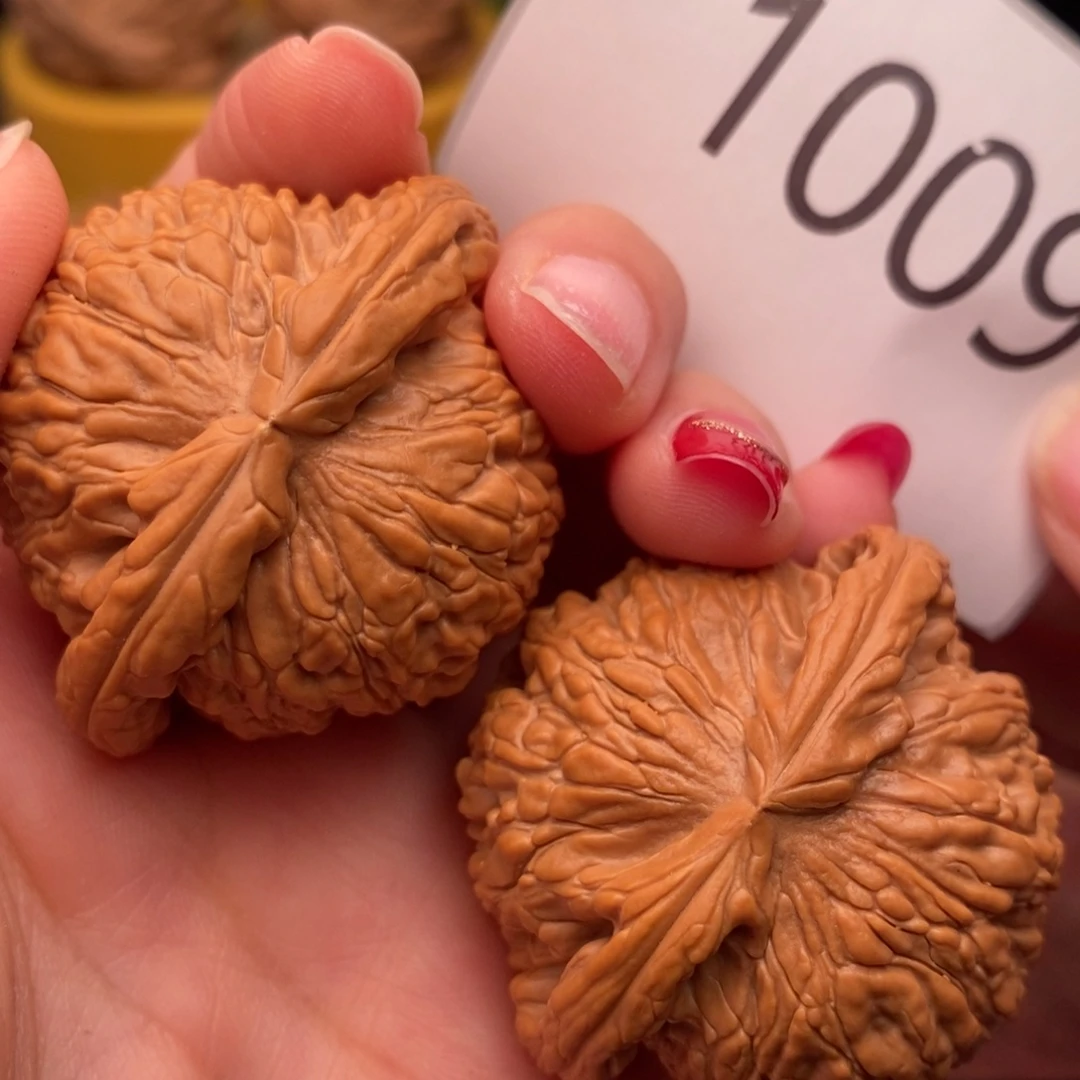 把件桃核白狮子44……