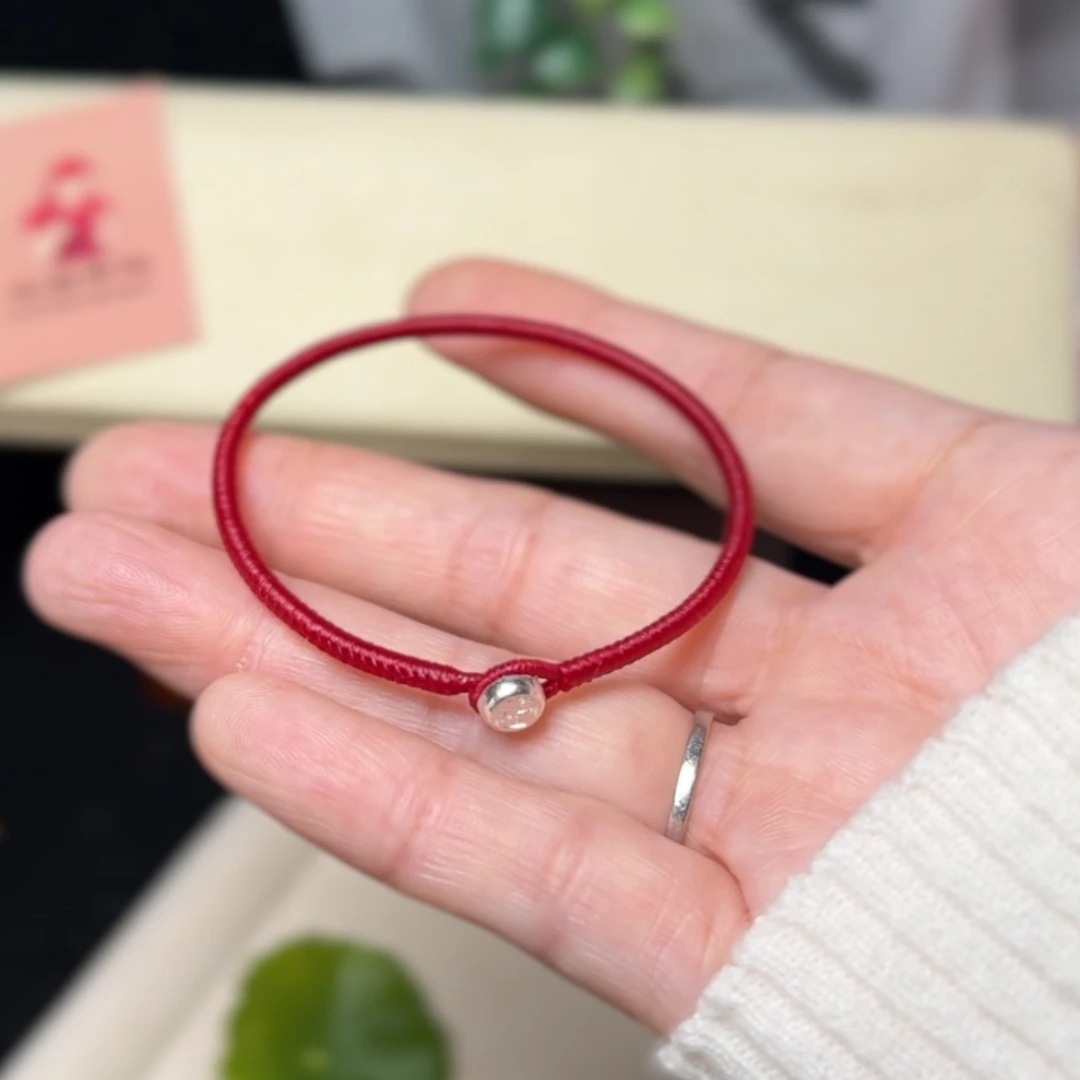 足银布艺手链 0.6细高光泰蜡金刚结红绳手绳
