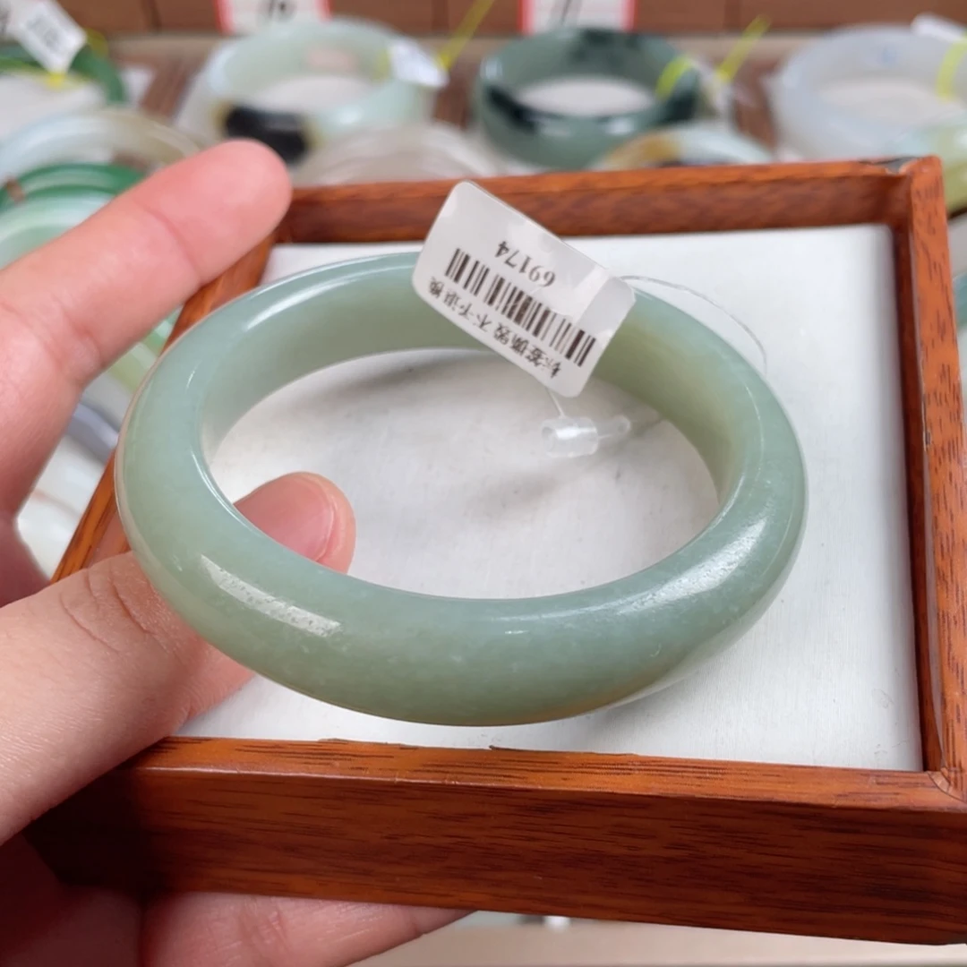【闪购商品】和田玉手镯未镶嵌55.6.13