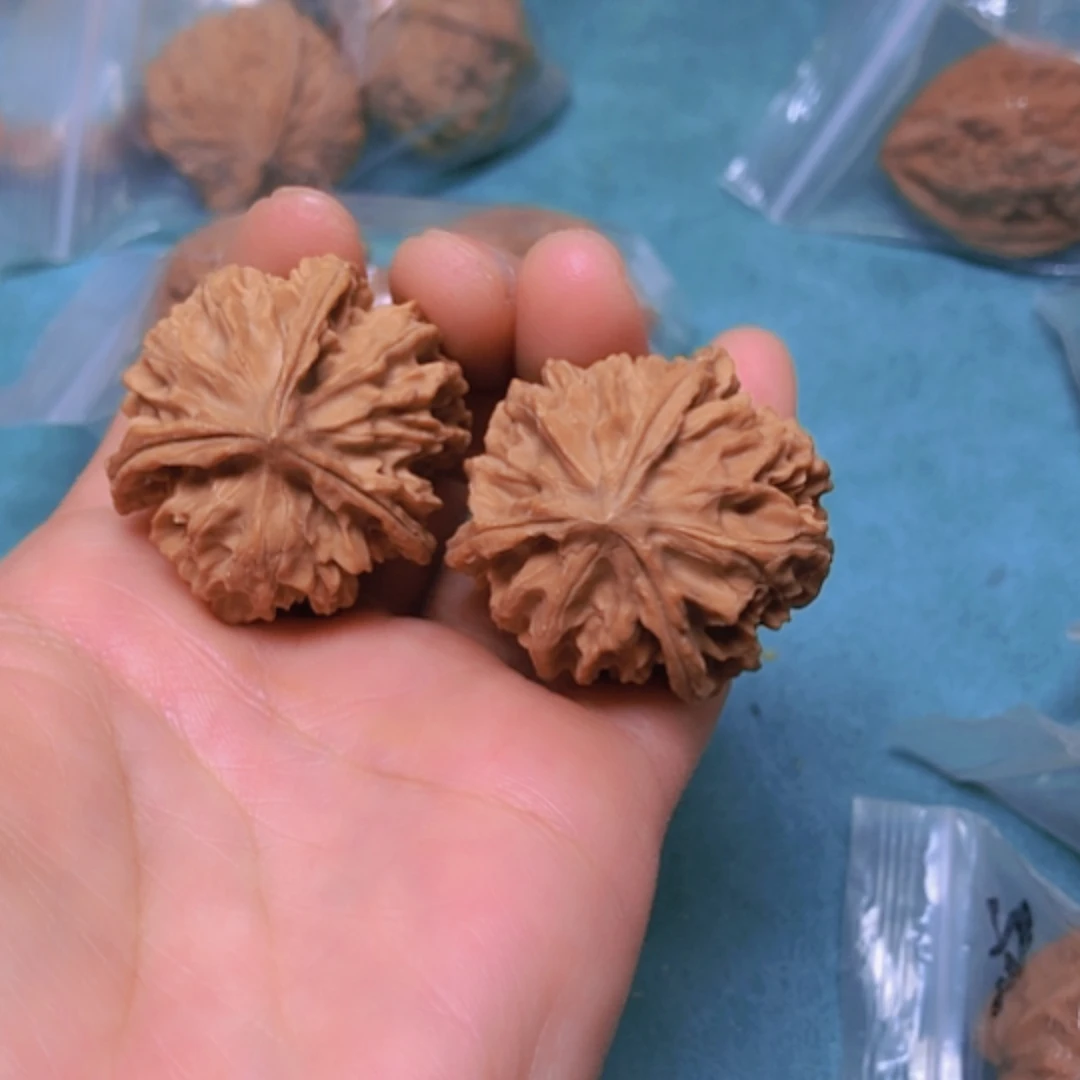 【闪购商品】摆件核桃岐山小三棱有磕