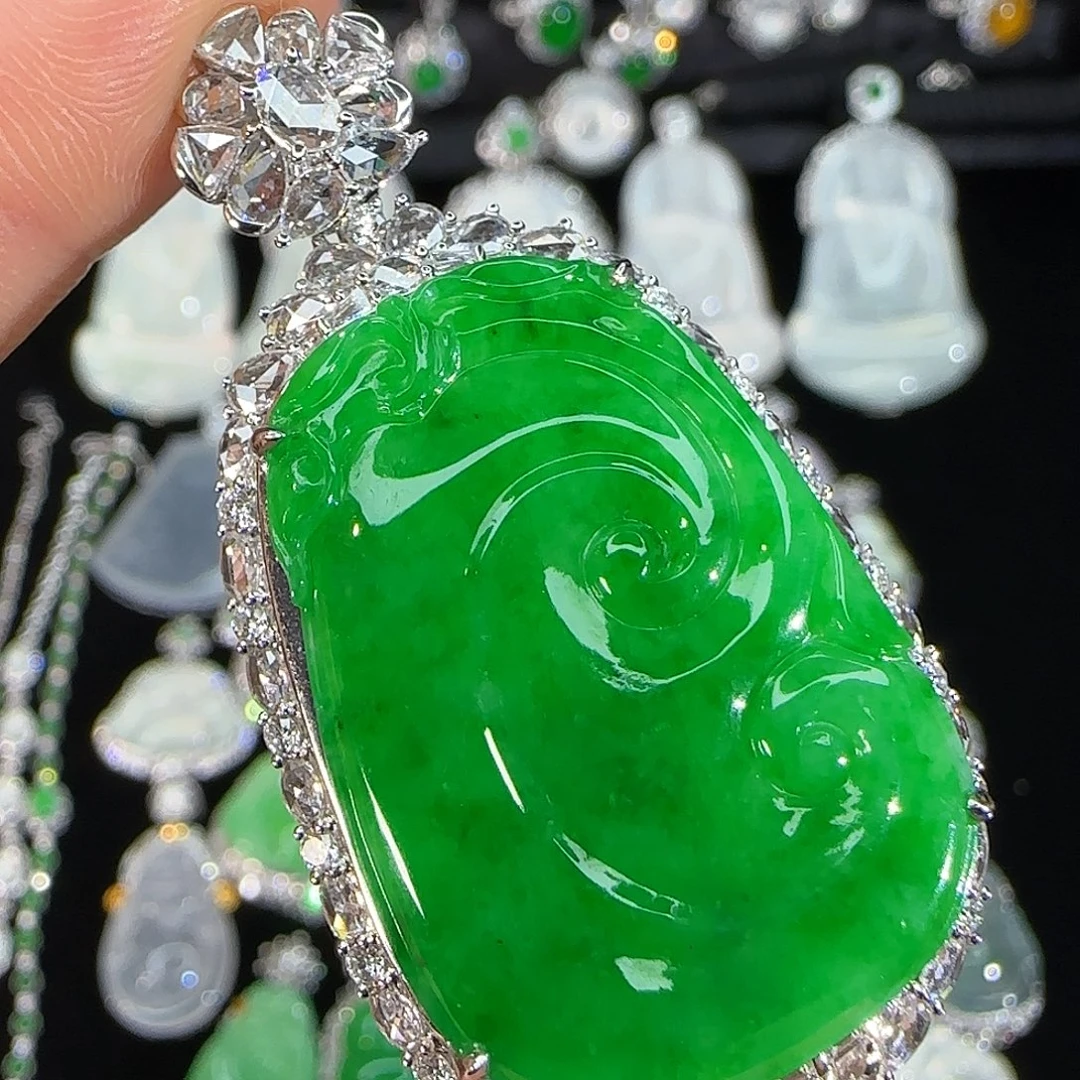 翡翠18K金镶嵌颈饰天然翡翠