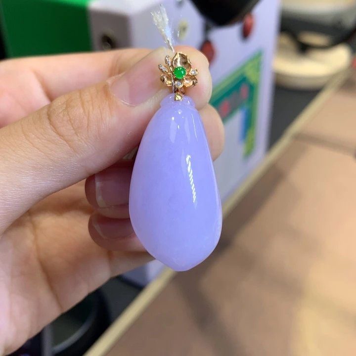 颈饰18K金镶嵌翡翠翡翠