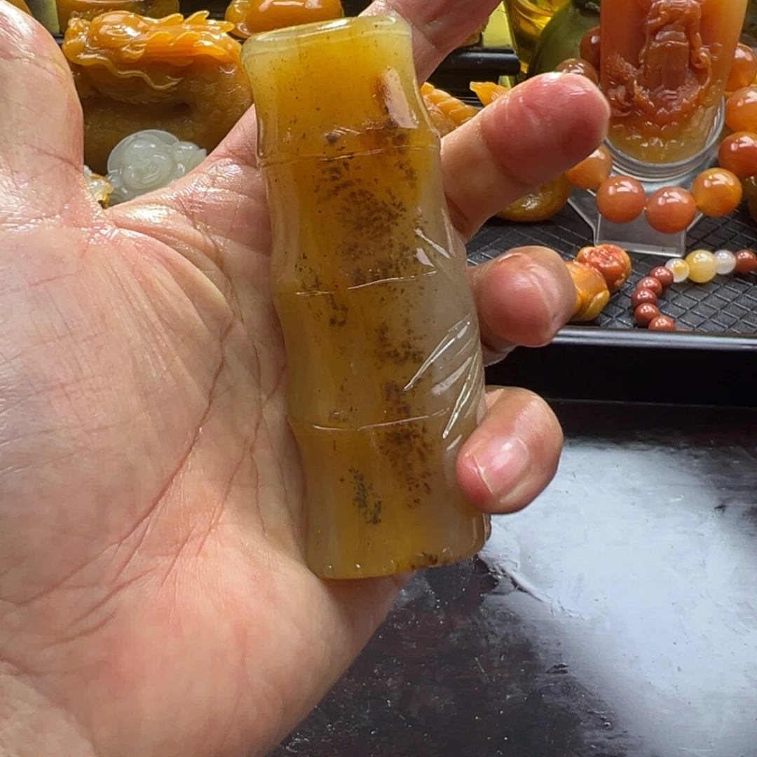 微***尘石英质玉未镶嵌颈饰