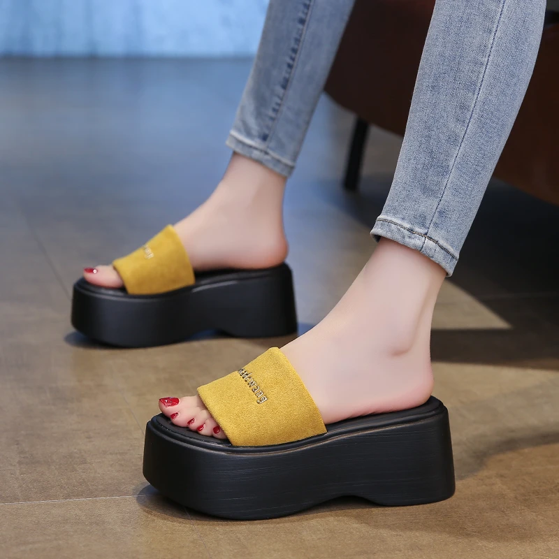 小码33厚底增高凉拖鞋2025夏季新款松糕高跟小个子时尚百搭沙滩鞋