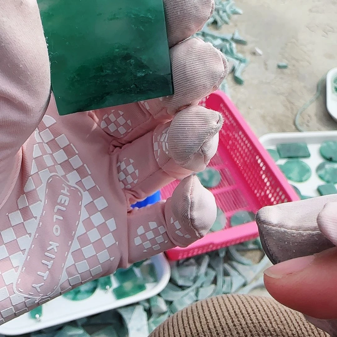 石英质玉颈饰未镶嵌