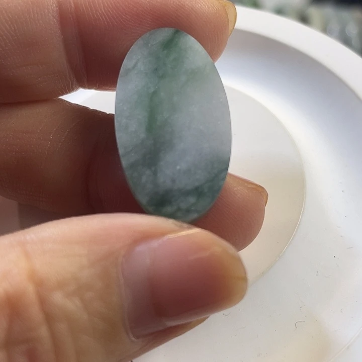 翡翠未镶嵌颈饰无事牌 无孔