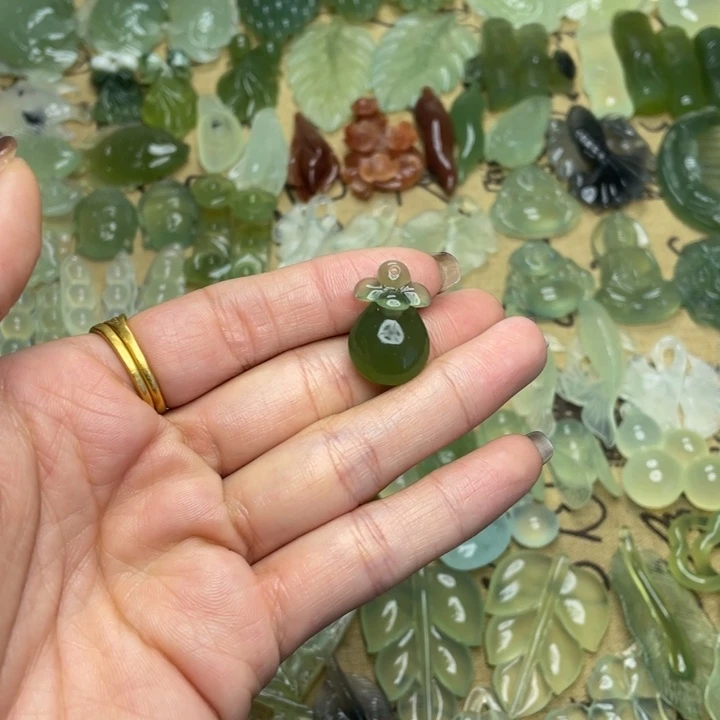 蛇纹石玉合金颈饰