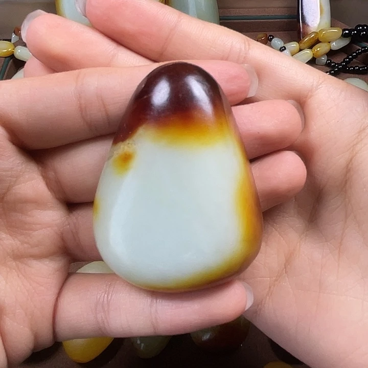 和田玉未镶嵌颈饰远***光