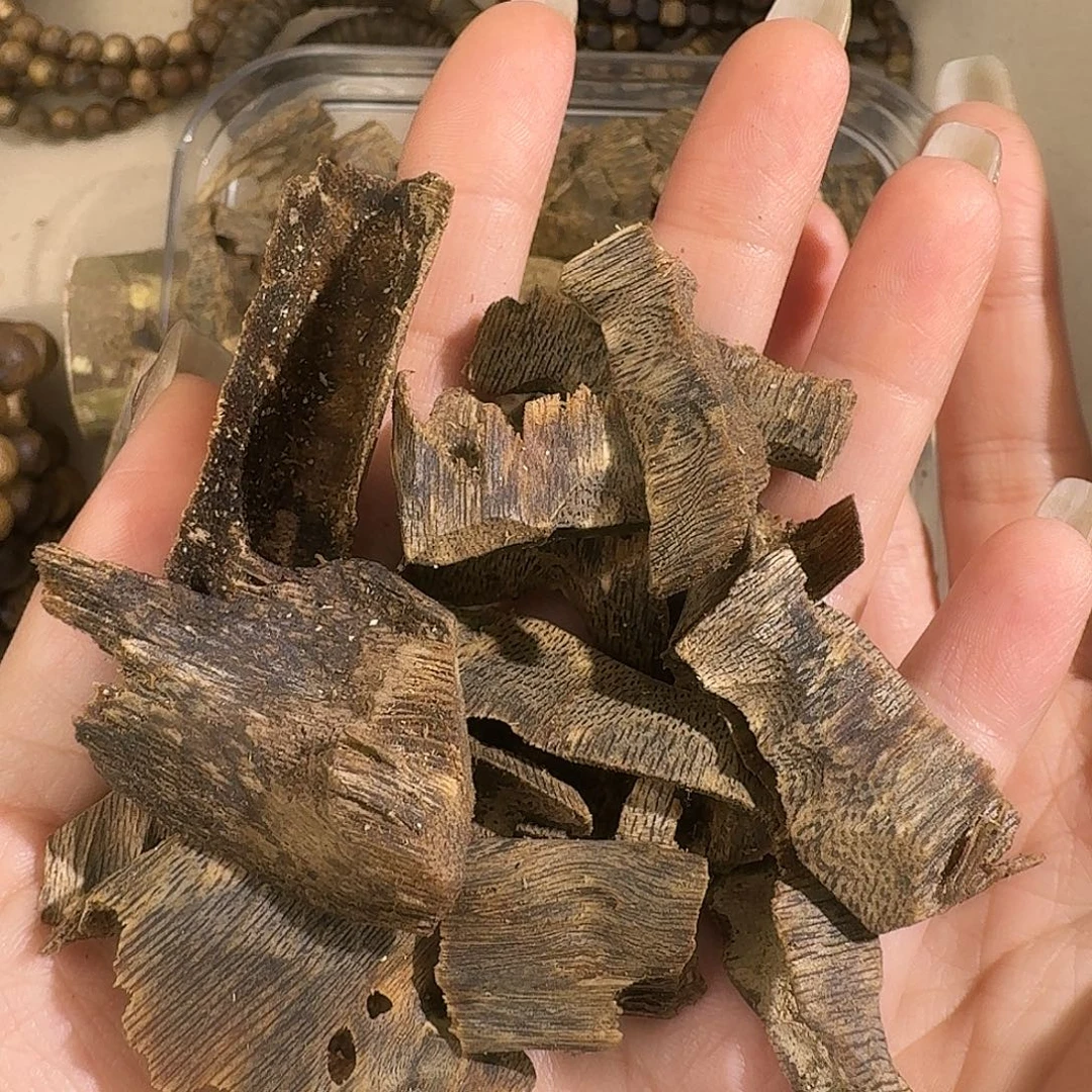 沉香碎屑沉香奇楠沉香原材料