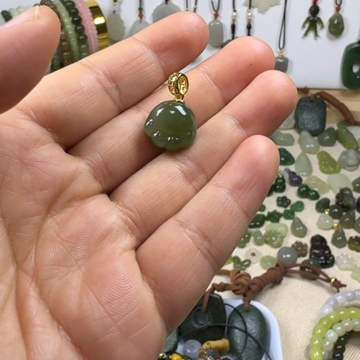 和田玉未镶嵌挂件