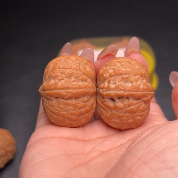 吃***芽把件桃核39舍利狮子头