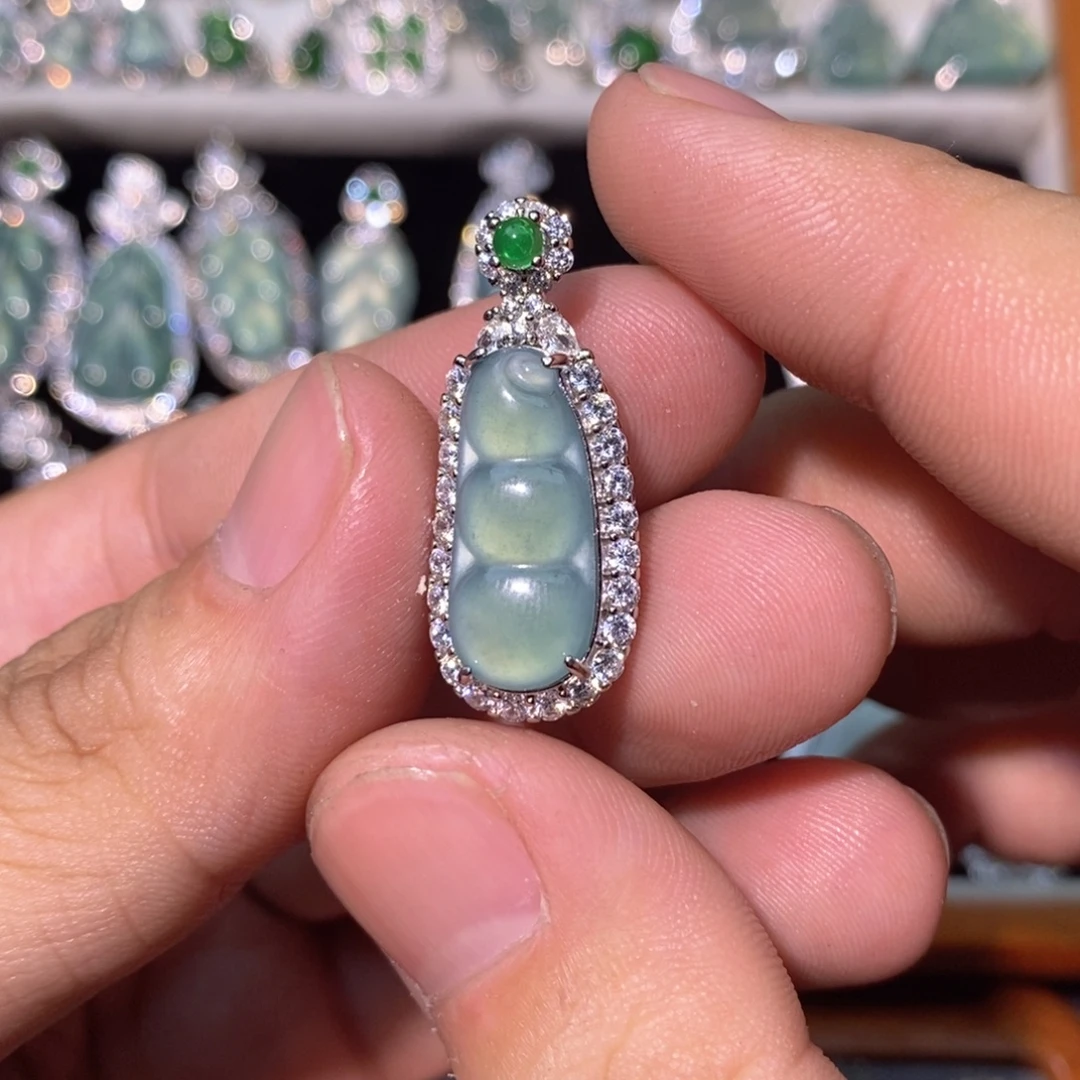 翡翠未镶嵌颈饰天然