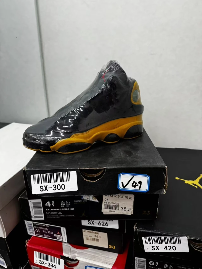 Nike AJ13安东尼黑黄 36.5码 全新原盒 11月10 GUI