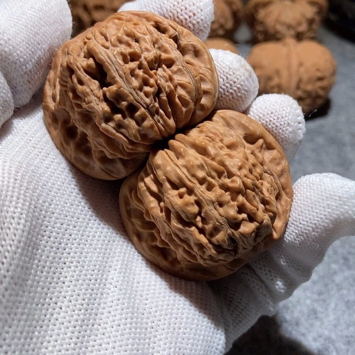 小***手文玩核桃吊坠汉高楼41