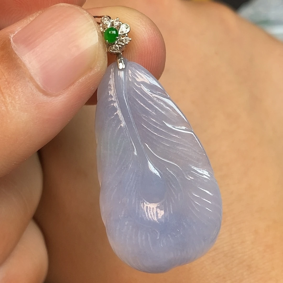 颈饰18K金镶嵌翡翠羽毛
