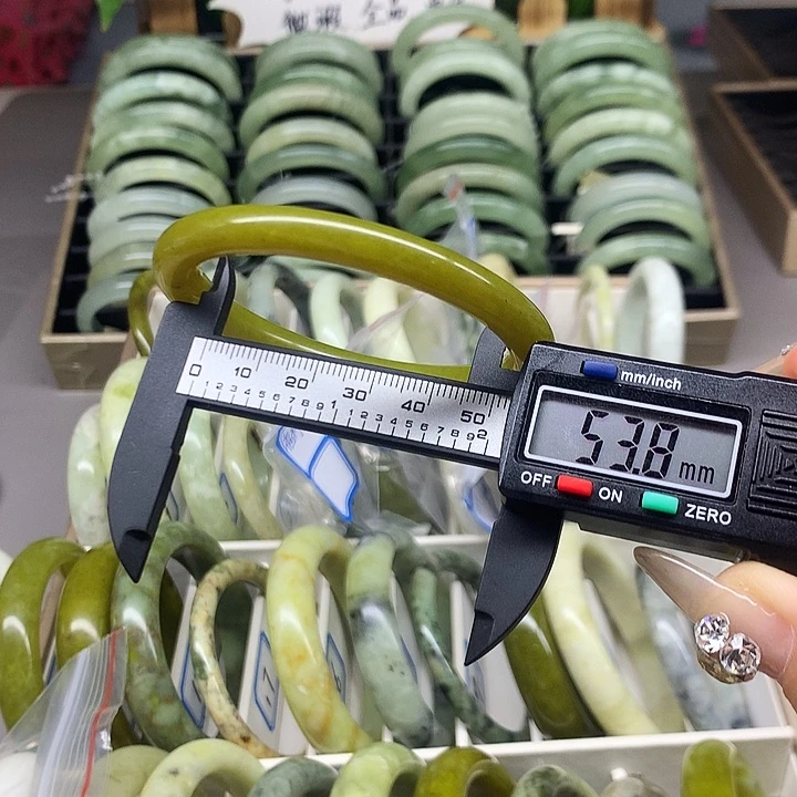 未镶嵌蛇纹石玉手镯40