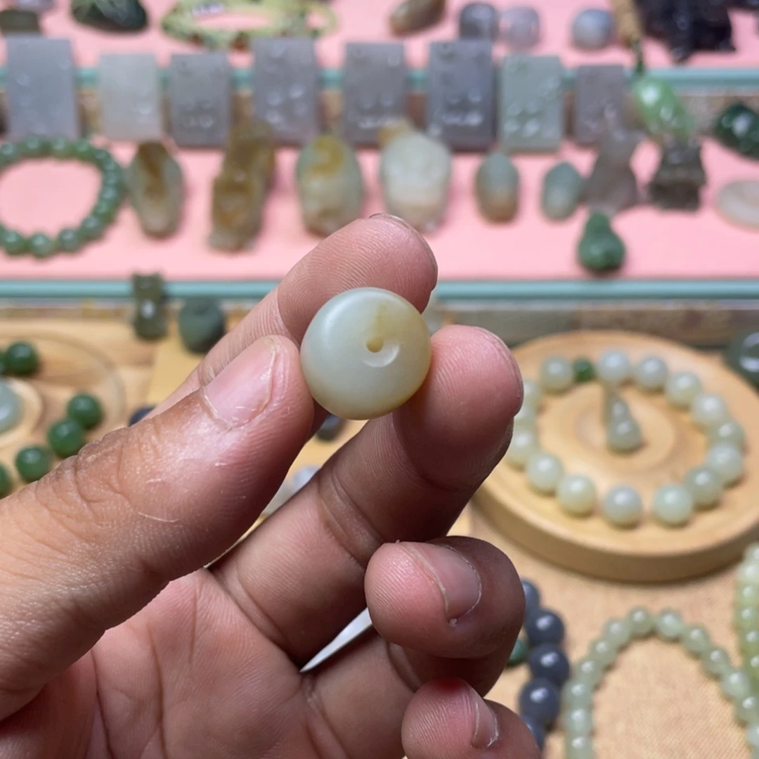 无***名颈饰未镶嵌和田玉