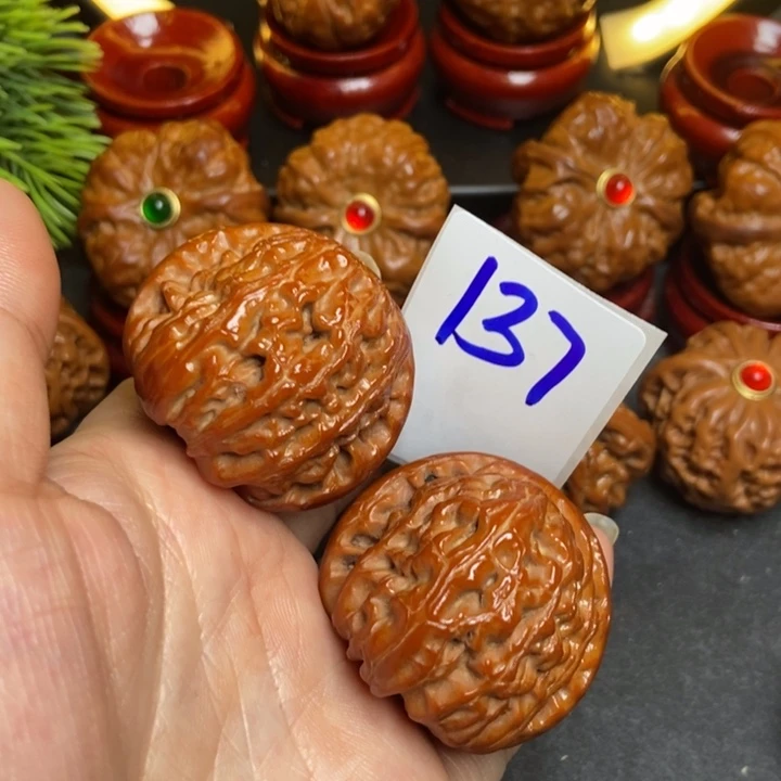 鲁*堂39白狮子137文玩核桃狮子头