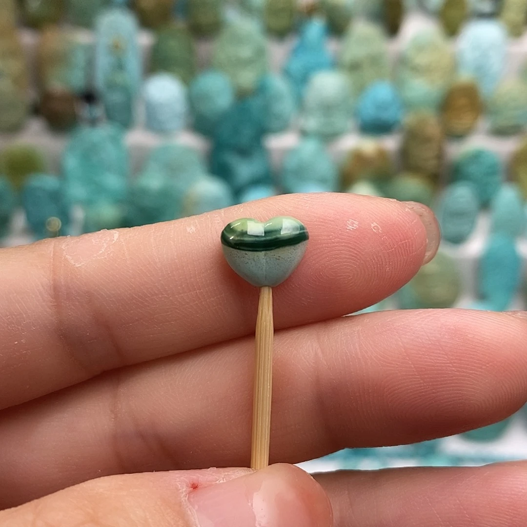 魔***L绿松石未镶嵌绿松石