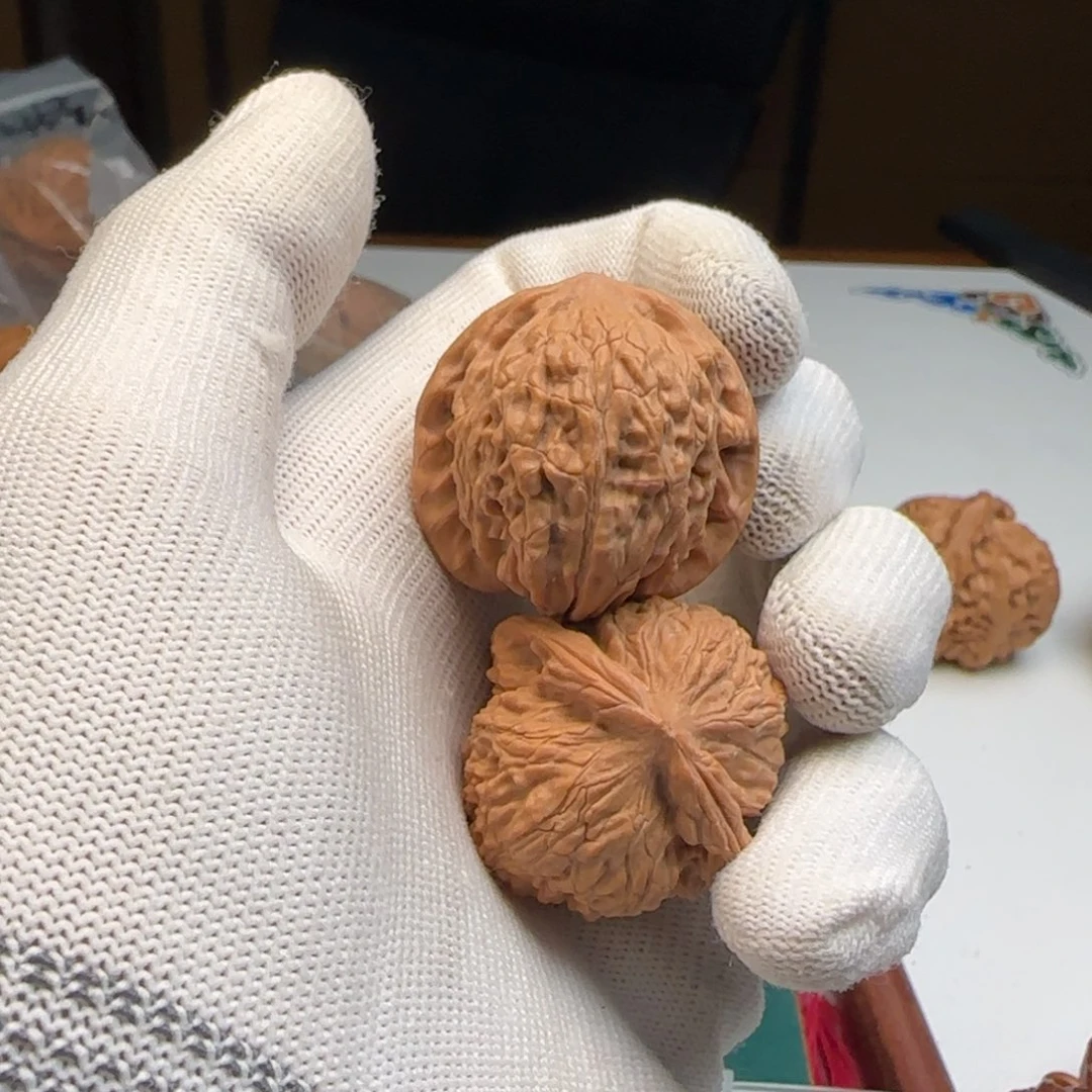 ****咽吊坠文玩核桃全品爱心